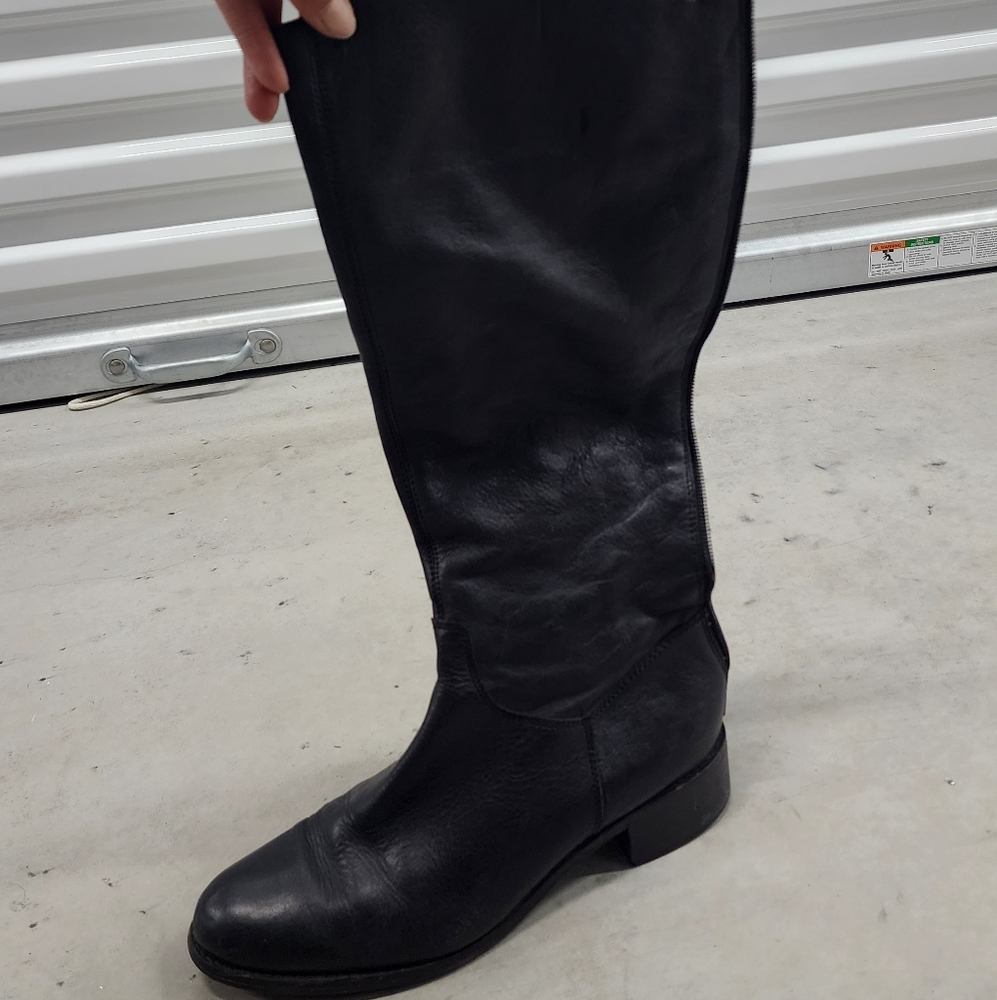 Knee high boots - Picture 1 of 5
